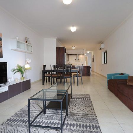 Modern 3Br Stylish & Spacious Apartment - Close To Sliema Promenade Gżira Kültér fotó
