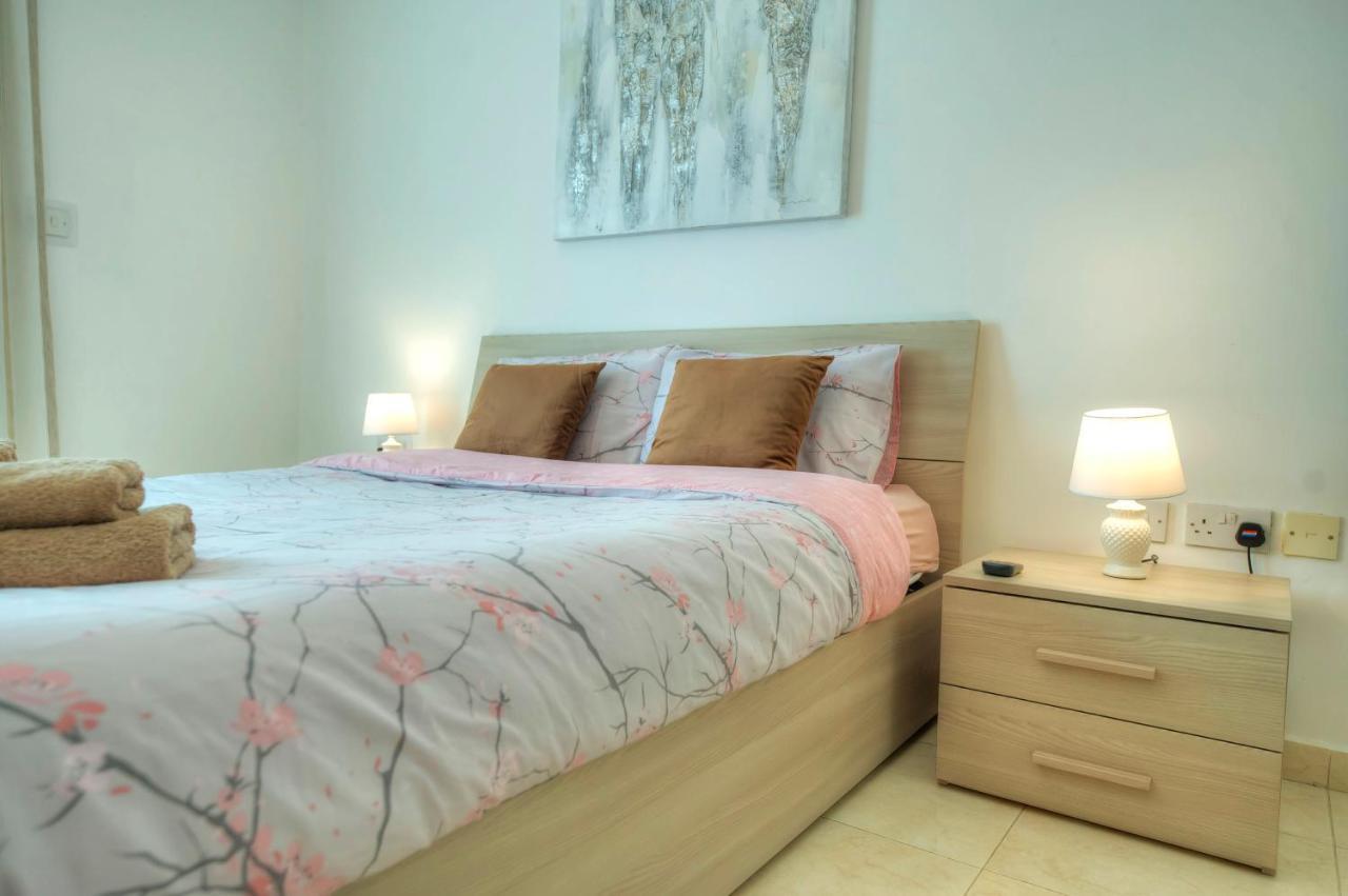 Modern 3Br Stylish & Spacious Apartment - Close To Sliema Promenade Gżira Kültér fotó