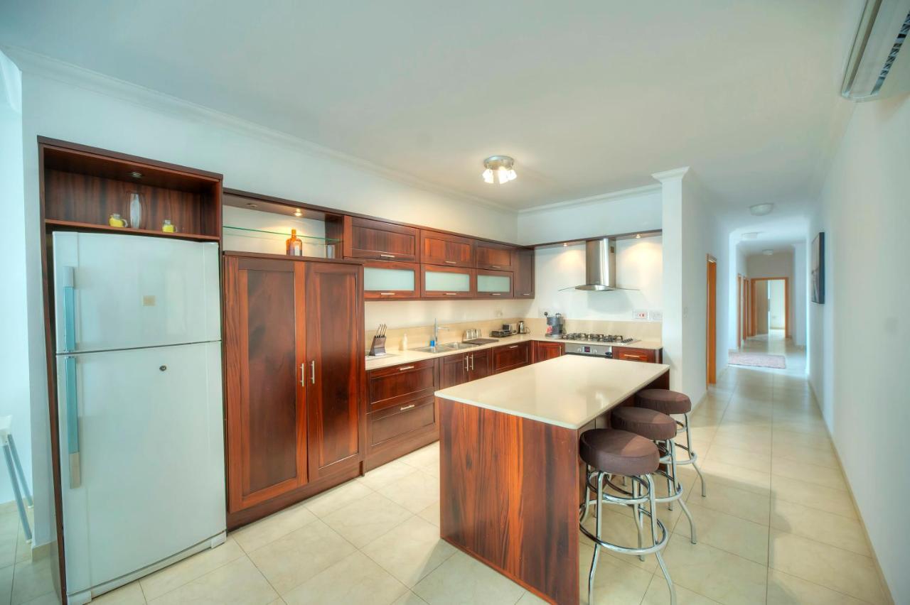 Modern 3Br Stylish & Spacious Apartment - Close To Sliema Promenade Gżira Kültér fotó