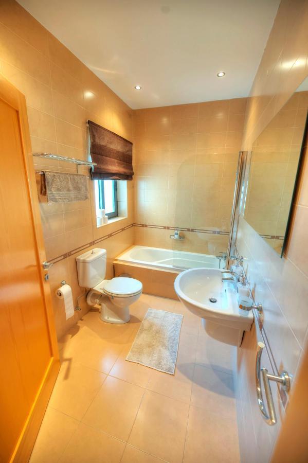 Modern 3Br Stylish & Spacious Apartment - Close To Sliema Promenade Gżira Kültér fotó