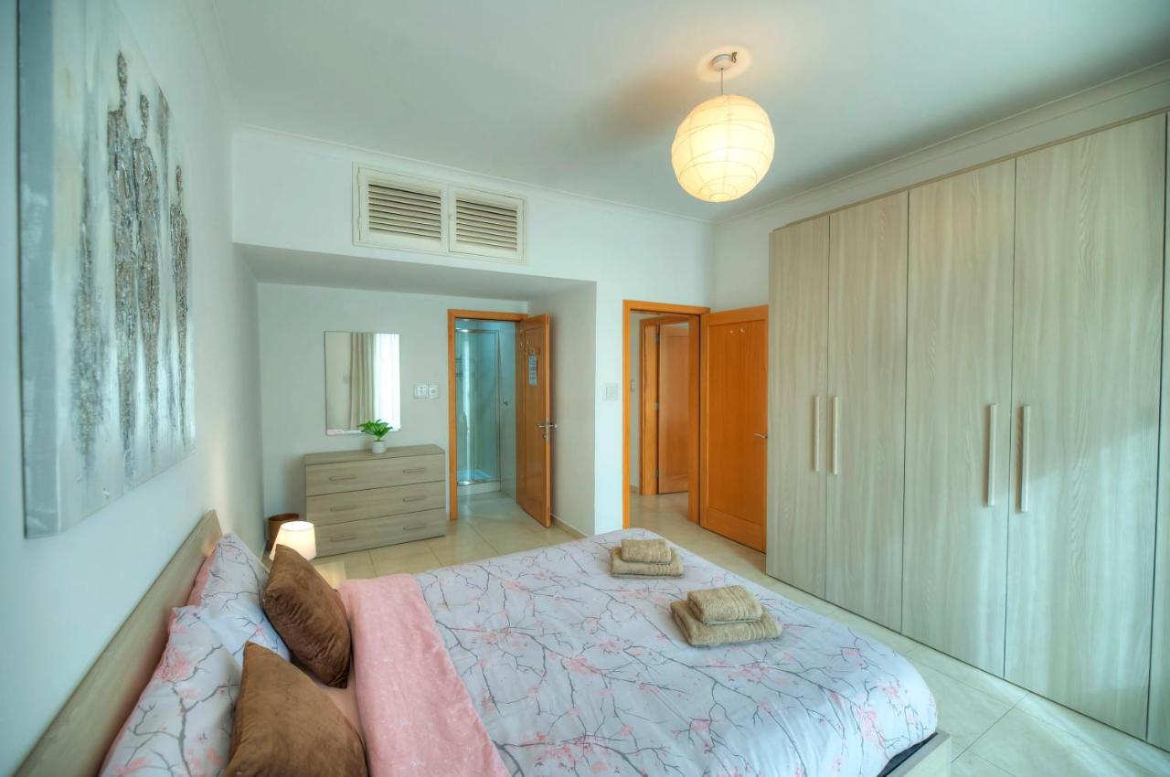 Modern 3Br Stylish & Spacious Apartment - Close To Sliema Promenade Gżira Kültér fotó