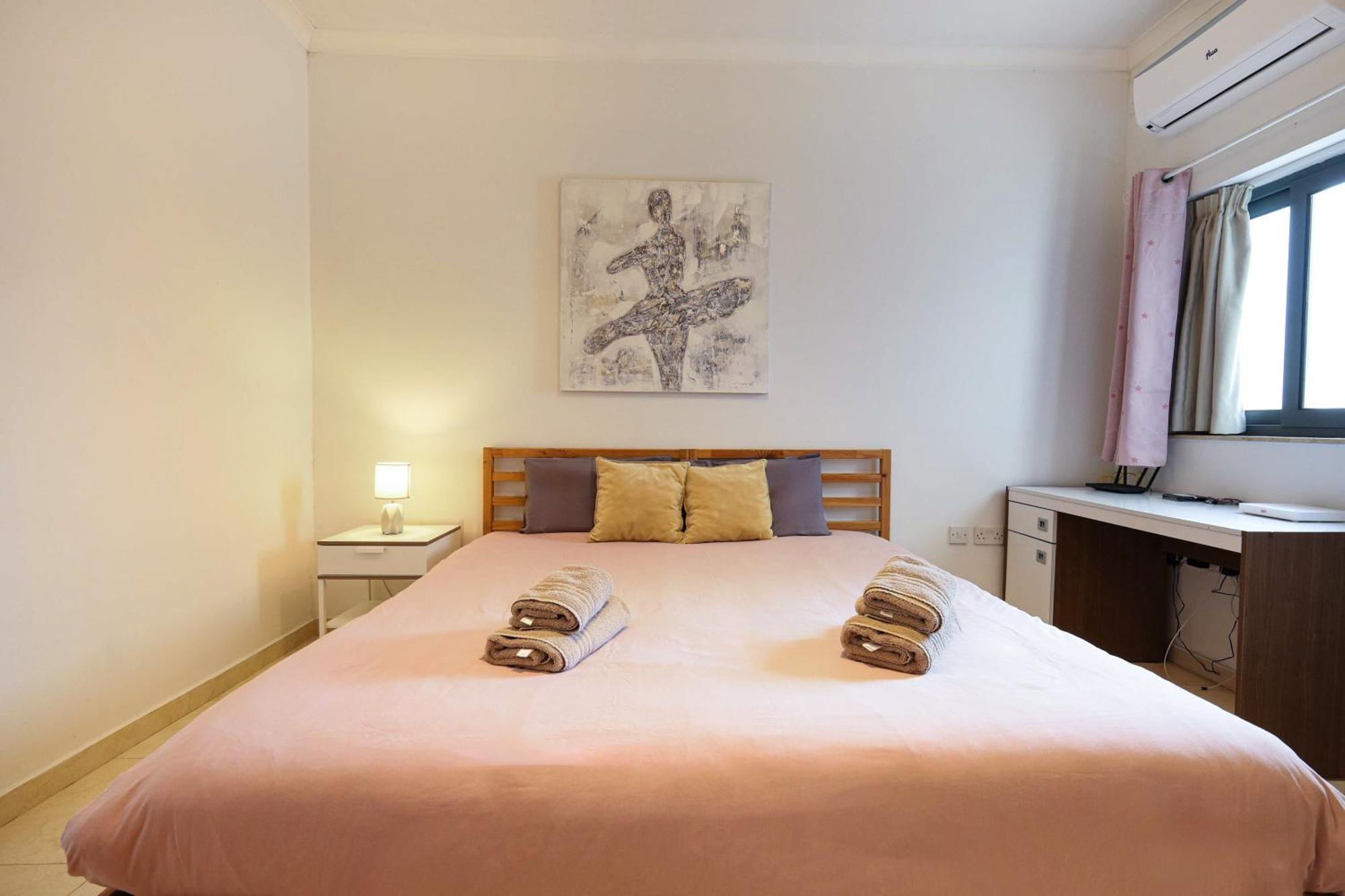 Modern 3Br Stylish & Spacious Apartment - Close To Sliema Promenade Gżira Kültér fotó