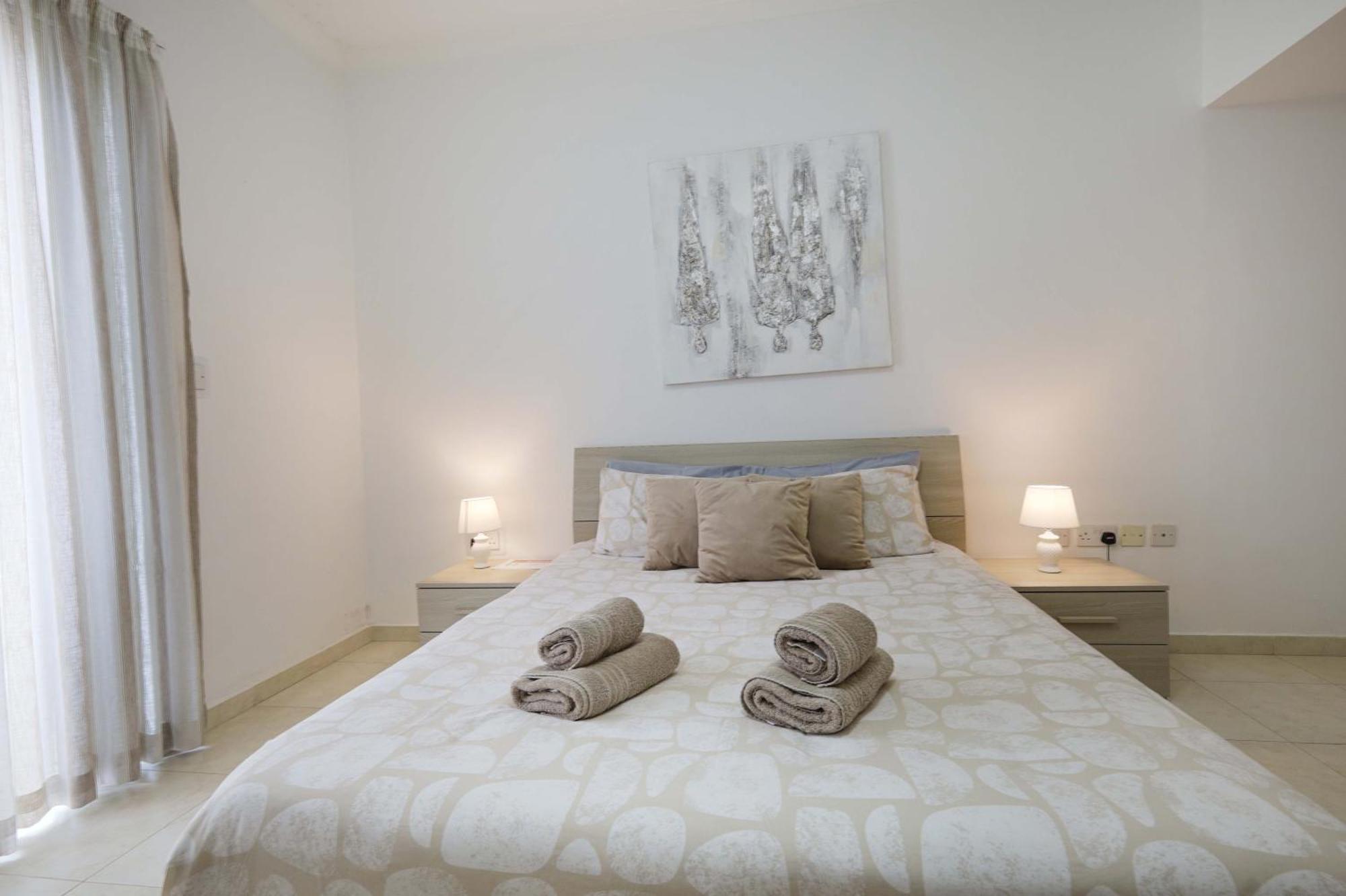 Modern 3Br Stylish & Spacious Apartment - Close To Sliema Promenade Gżira Kültér fotó